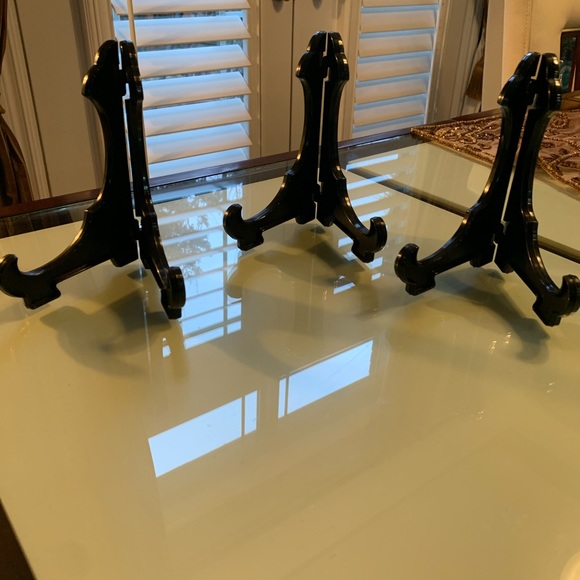 Brand new , Black Plastic Hinged Easel stands .7 inches - Picture 2 of 8